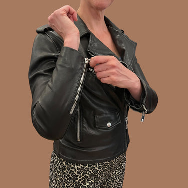 Manteau en cuir de mouton noir doublé en poly pour femmes 6US