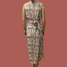 Charger l&#39;image dans la galerie, Robe maxi ceinturée en soie à motif floral fait en Italie pour femmes M
