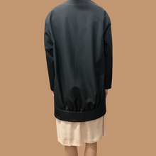 Charger l&#39;image dans la galerie, Manteau noir en poly, coton et viscose pour femmes 4US
