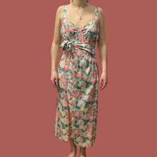 Charger l&#39;image dans la galerie, Robe maxi ceinturée en soie à motif floral fait en Italie pour femmes M
