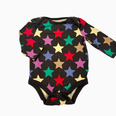 Cache-couche noir à étoiles multicolores 3-6M