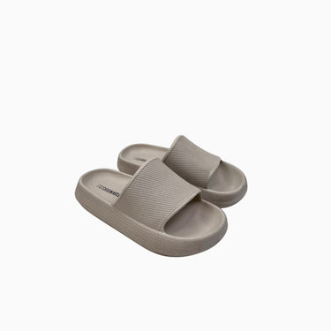 Sandales 'slip-on' beiges texturées 11US