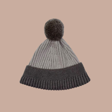 Tuque taupe et grise en tricot de laine pour femmes
