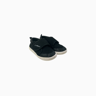 Souliers noirs en mesh à velcro 9US