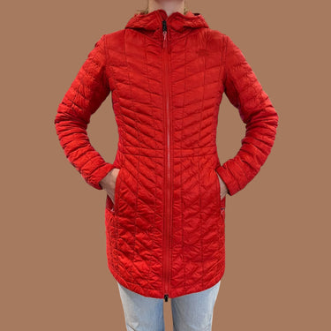 Manteau 'thermoball' rouge style puffer mince pour femmes S
