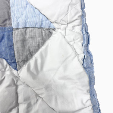 Couverture blanche patchwork 'voitures' matelassée