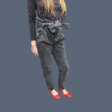 Jeans gris foncé avec ceinture pour femmes 34EU