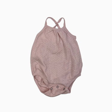 Barboteuse 'body' rose en coton bio pointelle 6-9M
