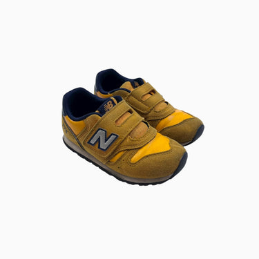 Sneakers oranges en suède à velcro 10US