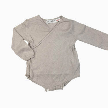 Barboteuse kimono taupe en coton, soie et cachemire 6-9M