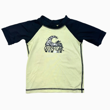 Haut de maillot jaune avec logo emblématique 18M