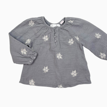 Blouse grise avec fleurs brodées en mousseline 3-4Y