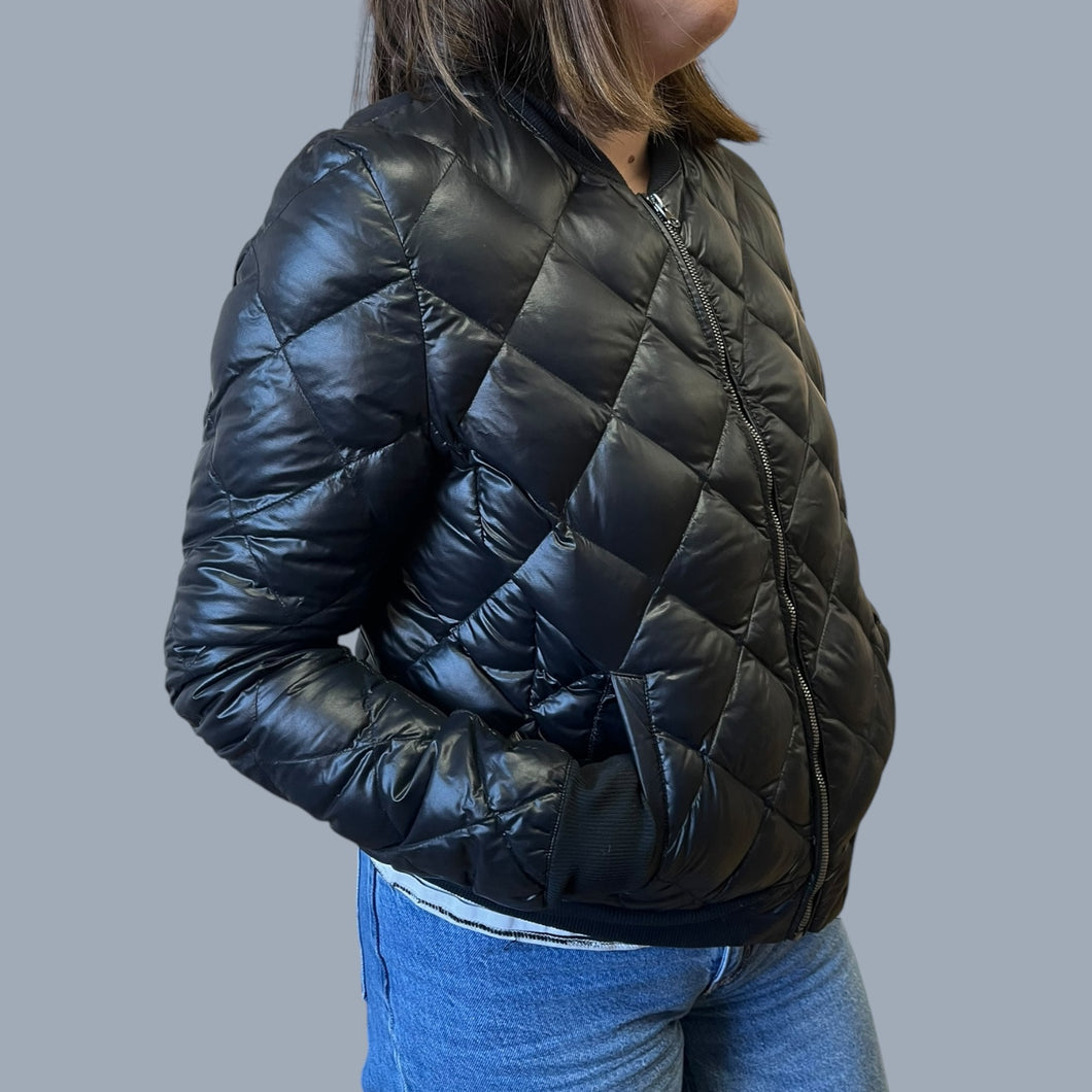 Manteau noir en nylon matelassé doublé en poly et duvet pour femmes L (fit ajusté)