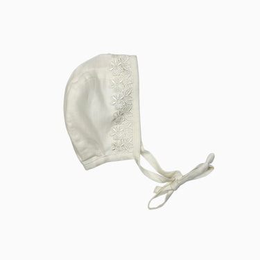 Bonnet vanille en lin avec détails en broderie 38-40CM 3-6M