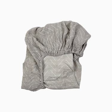 Drap contour taupe 'trait' en mousseline