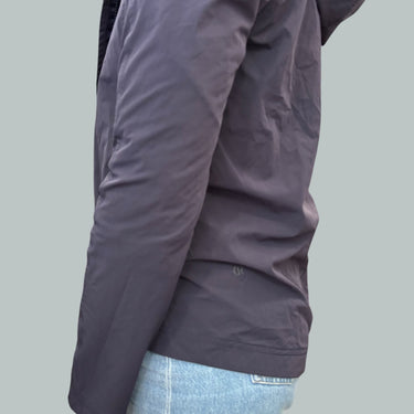 Manteau style coupe-vent marine profond à capuchon pour femmes 4US