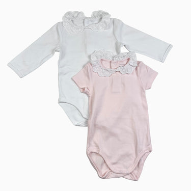 Duo de cache-couche à col claudine rose et blanc avec broderie anglaise 12M
