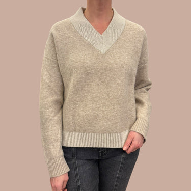 Pull beige-rosé col en V en tricot de alpaga, laine mérinos et poly pour femmes TP