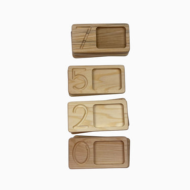 Ensemble 10 plateaux montessori en bois chiffres 0 à 9