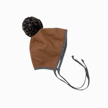 Bonnet caramel avec pompon 2-4Y