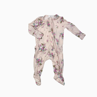 Pyjama rose pâle fleuri avec froufrou 0-3M