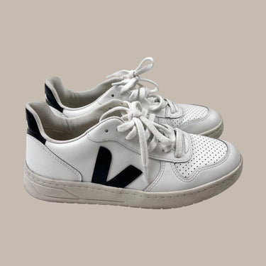 Sneakers blancs en cuir à lacets pour femmes 7US