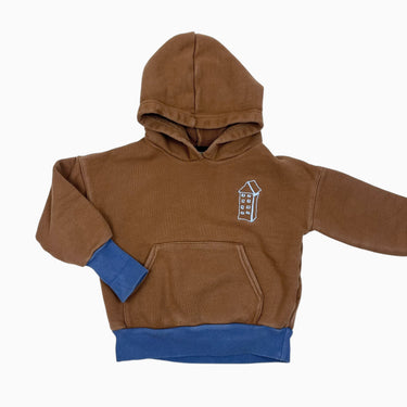 Pull à capuchon marron 'maison' 3-4Y