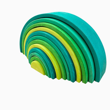 Grand arc-en-ciel en bois vert